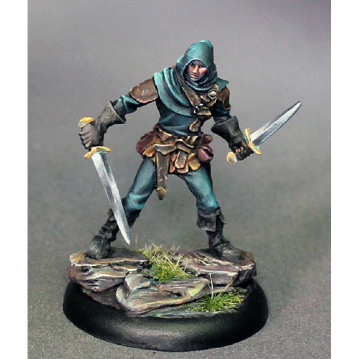 Dark Sword Miniatures Visions In Fantasy Male Dual Wield Rogue